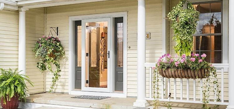 screen door installation in San Marino